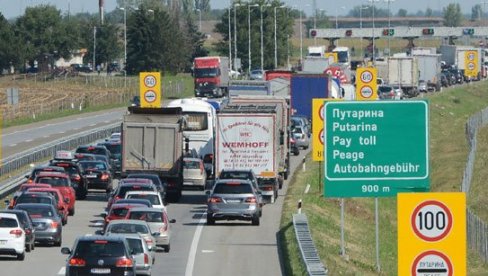 PROMENA ZA VOZAČE U SRBIJI OD 4. JULA: Oglasilo se Ministarstvo građevinarstva, saobraćaja i infrastrukture PROMENA ZA VOZAČE U SRBIJI OD 4. JULA: Oglasilo se Ministarstvo građevinarstva, saobraćaja i infrastrukture
