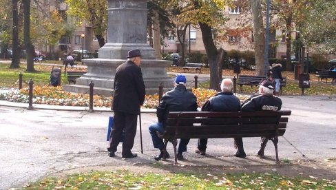 OKO 7,5 ODSTO PENZIONERA PRIMA VIŠE OD 100.000 DINARA: Otkriveno gde su najveće, a gde najmanje penzije? OKO 7,5 ODSTO PENZIONERA PRIMA VIŠE OD 100.000 DINARA: Otkriveno gde su najveće, a gde najmanje penzije?
