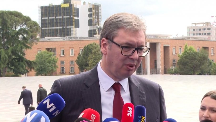 DOBILI SMO BITNU PORUKU IZ EVROPSKIH INSTITUCIJA Vučić nakon samita u Tirani: Borili smo se za zemlju i uradili dobar posao DOBILI SMO BITNU PORUKU IZ EVROPSKIH INSTITUCIJA Vučić nakon samita u Tirani: Borili smo se za zemlju i uradili dobar posao