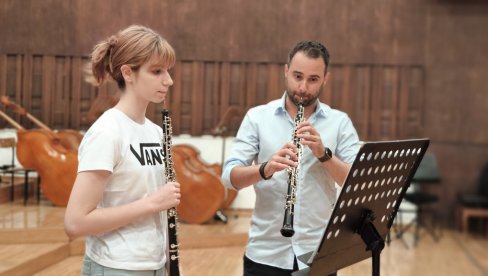 TRI VEČERI UZ ZVUKE OBOE: U sali Beogradske filharmonije, od 30. juna do 2. jula TRI VEČERI UZ ZVUKE OBOE: U sali Beogradske filharmonije, od 30. juna do 2. jula