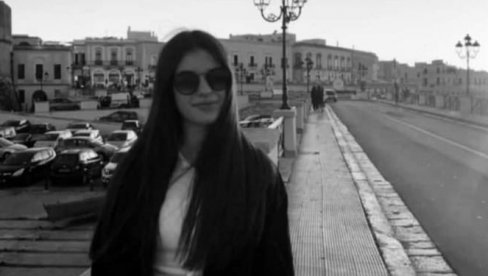 TRAGEDIJA NA EKSKURZIJI: Preminula učenica (17) gimnazije, srpski grad zavijen u crno TRAGEDIJA NA EKSKURZIJI: Preminula učenica (17) gimnazije, srpski grad zavijen u crno