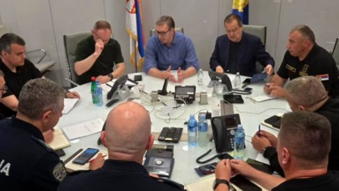 VUČIĆ SE VRATIO U SRBIJU IZ ŠPANIJE Predsednik posetio MUP: Oni podnose ogroman teret u borbi protiv huliganizma i terorizma VUČIĆ SE VRATIO U SRBIJU IZ ŠPANIJE Predsednik posetio MUP: Oni podnose ogroman teret u borbi protiv huliganizma i terorizma