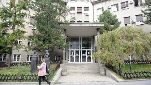 ZA PAD KROVA NA MEDICINSKOM FAKULTETU ODGOVARA LIČNO UPRAVA FAKULTETA: Hoće li sada plenum i rektor da zatraže ostavku? ZA PAD KROVA NA MEDICINSKOM FAKULTETU ODGOVARA LIČNO UPRAVA FAKULTETA: Hoće li sada plenum i rektor da zatraže ostavku?