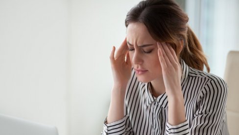 PERIMENOPAUZA POGORŠAVA MIGRENU: Evo šta je ključni okidač PERIMENOPAUZA POGORŠAVA MIGRENU: Evo šta je ključni okidač
