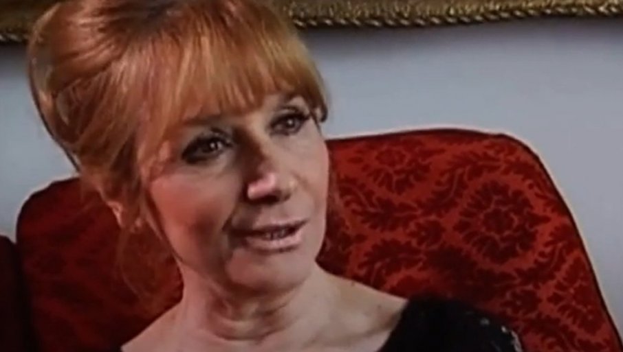 NIKO ME GODINAMA NIJE POZVAO Naša diva umrla zaboravljena od svih, pred smrt doživela strašnu tragediju NIKO ME GODINAMA NIJE POZVAO Naša diva umrla zaboravljena od svih, pred smrt doživela strašnu tragediju