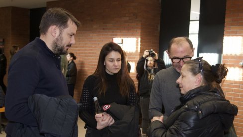 KOSTINA RAZREDNA KAŽNJENA ZBOG NEDOLASKA U SUD: Ne može da svedoči, a može da vodi decu u Francusku KOSTINA RAZREDNA KAŽNJENA ZBOG NEDOLASKA U SUD: Ne može da svedoči, a može da vodi decu u Francusku