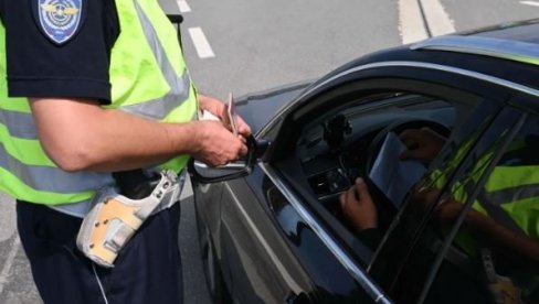 DIVLJAO PO GRADU: Vozio 200 km/h na delu puta gde je ograničeno 50 DIVLJAO PO GRADU: Vozio 200 km/h na delu puta gde je ograničeno 50
