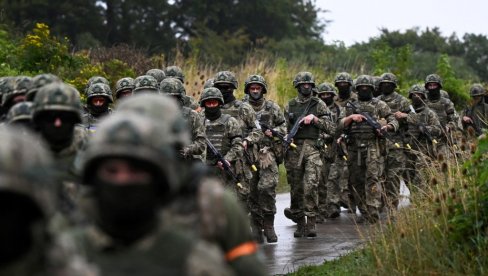 MAKRON BI DA RATUJE PROTIV RUSA: Francuska se konsultuje sa partnerima da sa trupama podrži Ukrajinu MAKRON BI DA RATUJE PROTIV RUSA: Francuska se konsultuje sa partnerima da sa trupama podrži Ukrajinu