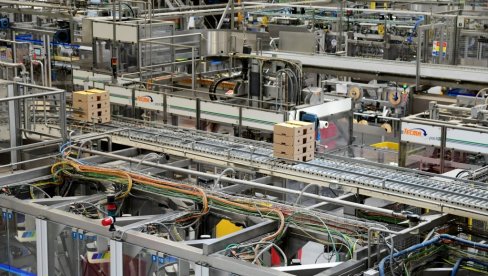 ČUVENA KOMPANIJA ZATVARA SVOJU FABRIKU U NEMAČKOJ: Kupci su šokirani i ne razumeju ovaj korak ČUVENA KOMPANIJA ZATVARA SVOJU FABRIKU U NEMAČKOJ: Kupci su šokirani i ne razumeju ovaj korak