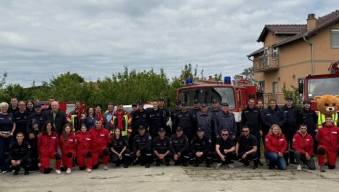 POKAZALI SPREMNOST U SPASAVANJU I GAŠENJU POŽARA: Saradnja vatrogasnih udruženja Bakši iz Mađarske i DVD Budisava iz Budisave POKAZALI SPREMNOST U SPASAVANJU I GAŠENJU POŽARA: Saradnja vatrogasnih udruženja Bakši iz Mađarske i DVD Budisava iz Budisave