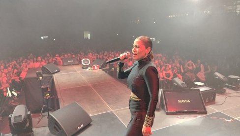 BOMBA I U ŠESTOJ DECENIJI: Mina Kostić Tanjin a treća specijalna gošća, a pojavim zapalila Novi Sad (FOTO) BOMBA I U ŠESTOJ DECENIJI: Mina Kostić Tanjin a treća specijalna gošća, a pojavim zapalila Novi Sad (FOTO)