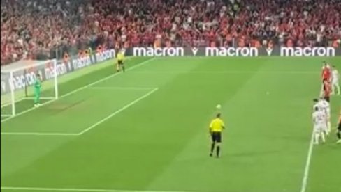 CELA ALBANIJA ČUPALA KOSU: Ovako je Đorđe Petrović odbranio penal u Tirani u sudijskoj nadoknadi vremena (VIDEO) CELA ALBANIJA ČUPALA KOSU: Ovako je Đorđe Petrović odbranio penal u Tirani u sudijskoj nadoknadi vremena (VIDEO)