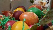 TRIKOVI KOJE MORATE ŠTO PRE NAUČITI: Evo kako da vam uskršnja jaja ne pucaju, a boja bude savršena