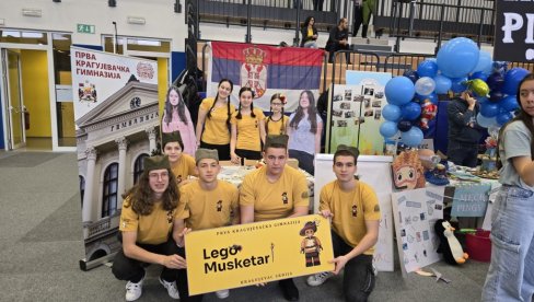 МАЛО НЕДОСТАЈЕ ДА ЛЕГО МУСКЕТАРИ ОДУ НА ФЛОРИДУ: Новац за гимназијалце из Крагујевца прикупљају и грађани