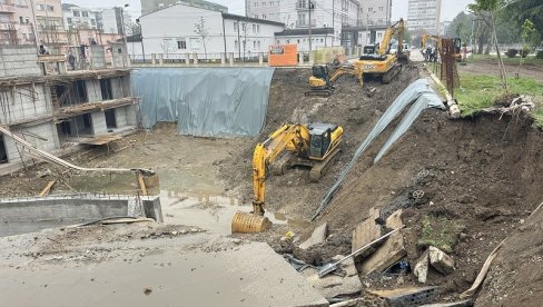 ОДРОН ПОКИДАО ВОДОВОДНУ ЦЕВ: Инцидент на градилишту у чачанском насељу Калуђерице