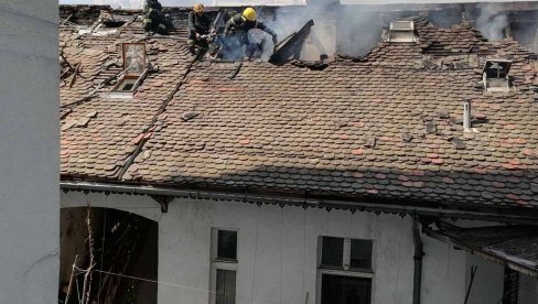 GAŠENJE VATRENE STIHIJE NA DORĆOLU U TOKU: Požar izbio na tavanu zgrade, na licu mesta 15 vatrogasaca (FOTO)