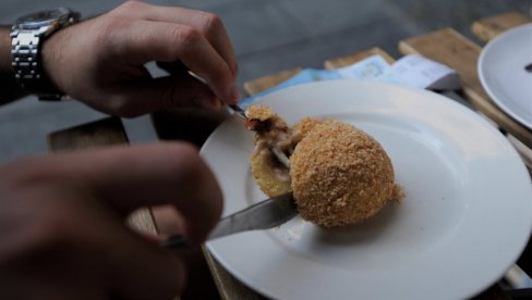 ZA JUTRO KOJE SE PAMTI: Sočne knedle sa džemom ZA JUTRO KOJE SE PAMTI: Sočne knedle sa džemom