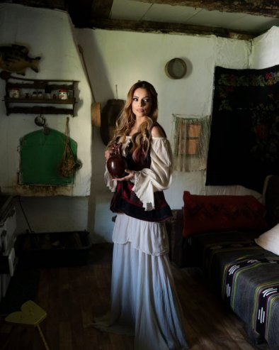 PLAKALA SAM I PEVALA: Jelena Kostov reči ove numere doživela na poseban način (FOTO) PLAKALA SAM I PEVALA: Jelena Kostov reči ove numere doživela na poseban način (FOTO)