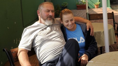 TATA, MOJ DRAGI! Jelena Dokić se čituljom u Novostima oprostila od oca Damira TATA, MOJ DRAGI! Jelena Dokić se čituljom u Novostima oprostila od oca Damira