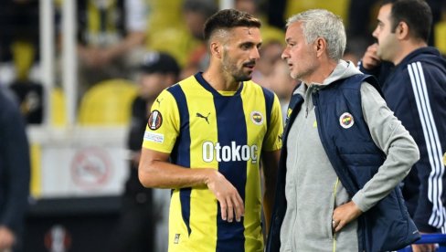 DUŠAN TADIĆ PRELOMIO: Evo gde će bivši reprezentativac Srbije nastaviti karijeru DUŠAN TADIĆ PRELOMIO: Evo gde će bivši reprezentativac Srbije nastaviti karijeru