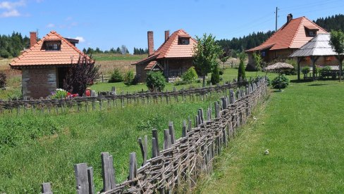 MEĐU NAJBOLJIMA NA SVETU: Selo Rudno, lider etno turizma kraljevačkog kraja, u trci za značajno priznanje MEĐU NAJBOLJIMA NA SVETU: Selo Rudno, lider etno turizma kraljevačkog kraja, u trci za značajno priznanje