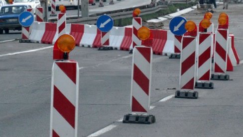 VOZAČI, OPREZ: Večeras od 22 časa zatvorena krajnja desna traka na Gazeli - evo gde će još izvoditi radovi VOZAČI, OPREZ: Večeras od 22 časa zatvorena krajnja desna traka na Gazeli - evo gde će još izvoditi radovi