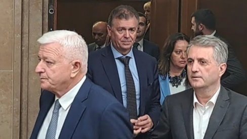 DUŠKO MARKOVIĆ PRVI NA REDU ZA SASLUŠANJE: U Podgorici zasedao skupštinski Anketni odbor za utvrđivanje istine o delovanju crnih trojki DUŠKO MARKOVIĆ PRVI NA REDU ZA SASLUŠANJE: U Podgorici zasedao skupštinski Anketni odbor za utvrđivanje istine o delovanju crnih trojki