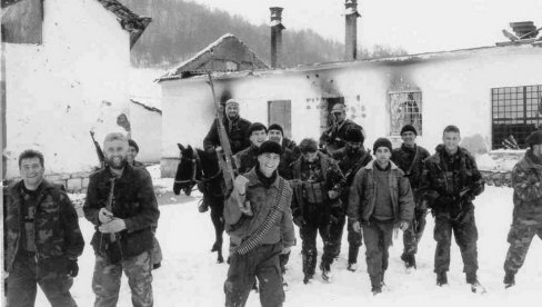 TRUDNICU UBILI BEZ MILOSTI: Svedočenja o zločinima srebreničkih muslimana - LJilja se kretala teže, bojala se da se ne oklizne TRUDNICU UBILI BEZ MILOSTI: Svedočenja o zločinima srebreničkih muslimana - LJilja se kretala teže, bojala se da se ne oklizne