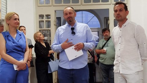 AFRIKA KROZ OBJEKTIV VLADIMIRA JOVANOVSKOG: U Paraćinu otvorena pretpremijerna izložba poznatog makedonskog fotografa (FOTO) AFRIKA KROZ OBJEKTIV VLADIMIRA JOVANOVSKOG: U Paraćinu otvorena pretpremijerna izložba poznatog makedonskog fotografa (FOTO)