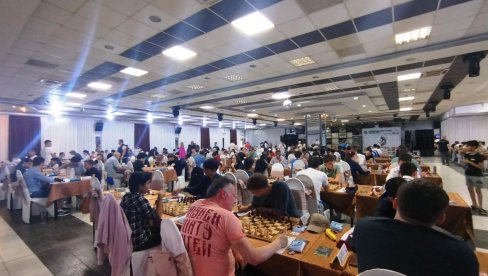 U PARAĆIN STIGLI ŠAHISTI IZ 33 DRŽAVE: Počeo 18. Međunarodni šahovski festival U PARAĆIN STIGLI ŠAHISTI IZ 33 DRŽAVE: Počeo 18. Međunarodni šahovski festival