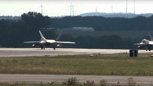 AMERIKA U PROBLEMU - NISU VIŠE NEVIDLJIVI: Kina razvila novi sistem sposoban da detektuje lovce F-22 i F-35 na 2.000 km udaljenosti (VIDEO)