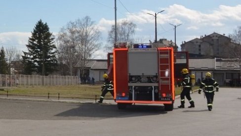 IZGOREO I TRAKTOR: Ponovo požar u štali u okolini Kruševca