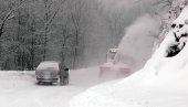 VAŽNO ZA VOZAČE! Zbog snega obustavljen saobraćaj na putu Raška - Golija