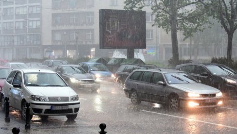 GRAD, JAK VETAR, PLJUSKOVI... Temperatura danas u padu, kiša u Beogradu
