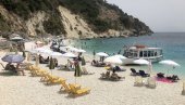 NESTAO DEČAK IGOR (5) NA PLAŽI U GRČKOJ: Srpski turisti digli uzbunu, mališan pronađen (FOTO)