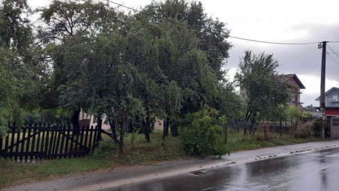 СТАРЧЕВИЦА БЕЗ СТРУЈЕ: Невреме у Бањалуци (ВИДЕО)