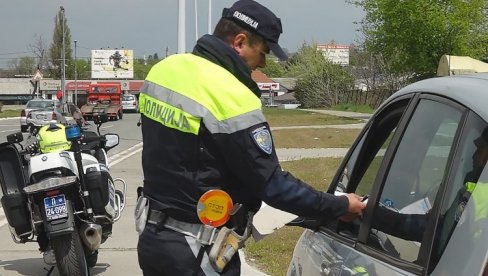 POJAČANA KONTROLA SAOBRAĆAJA DO 22. DECEMBRA: Test na alkohol i psihoaktivne supstance