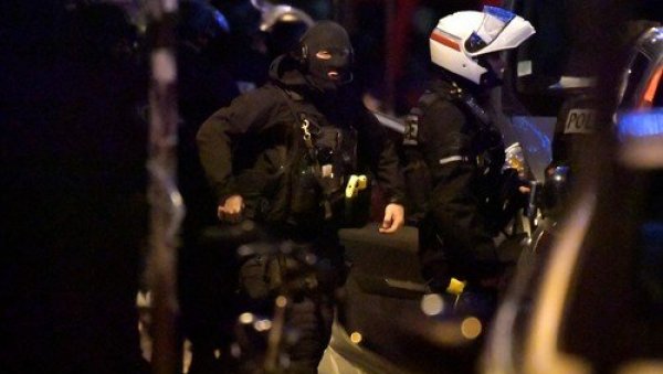ДЕЛОВИ ЖЕНСКОГ ТЕЛА ПРОНАЂЕНИ У ПАРКУ: Радници затекли ужас, полиција у Паризу покренула истрагу