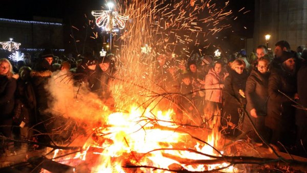 ПОВОДОМ БАДЊЕ ВЕЧЕРИ: Литургије и налагања бадњака широм Републике Српске