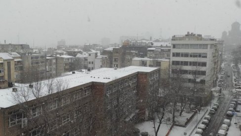 DANAS NIKUD BEZ KIŠOBRANA: Vremenska prognoza za petak, 20. decembar - Kiša će preći u susnežicu i sneg, stiže nam prava zima (FOTO)