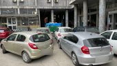 BAHATOST BEZ GRANICA: Zatvorili vozilima ulaz u Čumićevo sokače (FOTO)