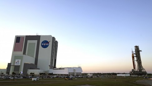 NASA DONELA ODLUKU: Dva astronauta se vraćaju tek sledeće godine na Zemlju