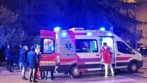 U NOĆI IZA NAS VELIKI BROJ INTERVENCIJA HITNE POMOĆI: Dve osobe lakše povređene u saobraćajnoj nesreći kod Pravnog fakulteta