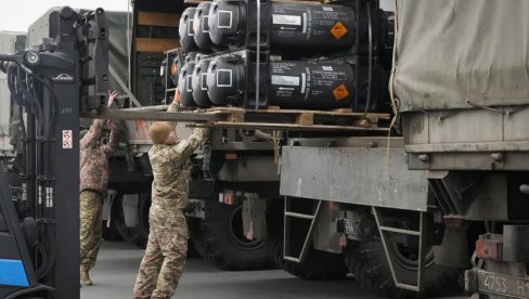 TRAMPOVA ADMISTRACIJA NE MOŽE DA SE DOGOVORI: Isporuke američkog oružja Kijevu nakratko pauzirane, pa nastavljene za viken