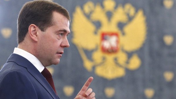 ФАШИЗАМ ЈЕ ПОНОВО ПОДИГАО ГЛАВУ У ЕВРОПИ: Медведев загремео - Искоренићемо га!