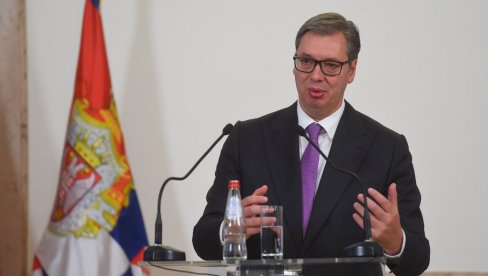 VUČIĆ: Za prosvetare i za vaspitačice povećaćemo plate za 12 odsto, a plate u javnom sektoru za 8 odsto