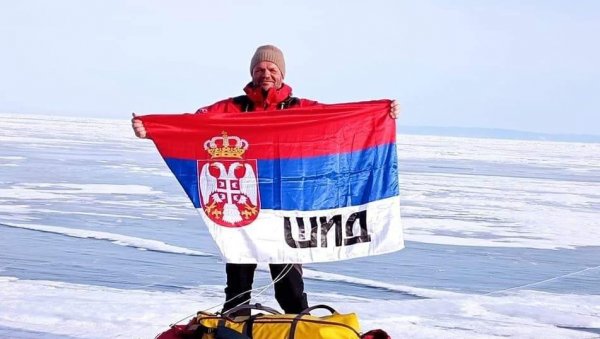 ПРЕПЕШАЧИО ЗАЛЕЂЕНО БАЈКАЛСКО ЈЕЗЕРО: Иван Младеновић (51) из Шида једини Србин који је ходао 650 километара на минус 22
