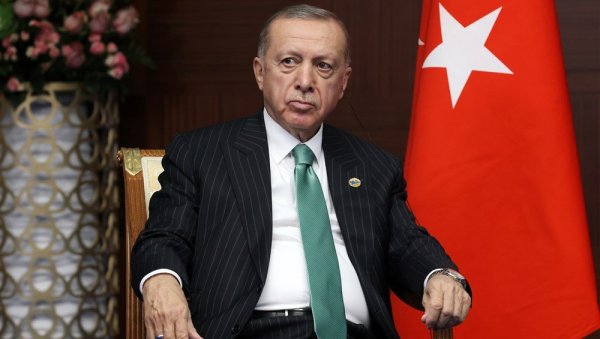 ВЕЛИКО ЊЕТ ЕРДОГАНУ ИЗ МОСКВЕ: Турски председник на прагу да буде изигран око Украјине?