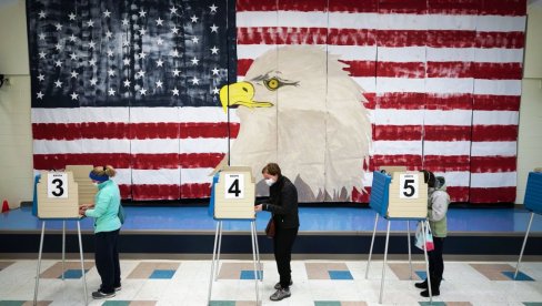 AMERIČKI OBAVEŠTAJNI ZVANIČNIK: Rusija pokušava da utiče na američke birače