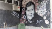 DIVNA SCENA NA DORĆOLU: Cvećarka Mira nije zaboravljena - osvanuo mural posvećen ženi koja je četvrt veka prodavala bukete (FOTO)